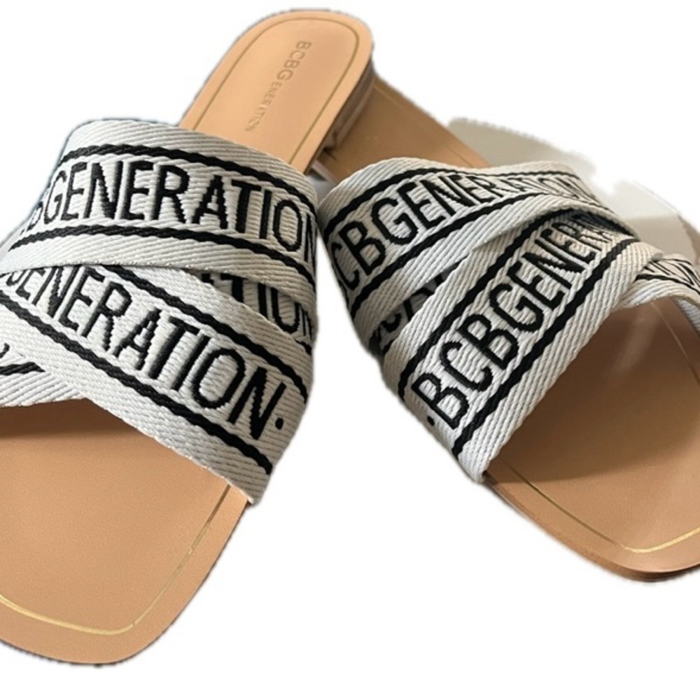 BCBGeneration Kala open toe casual  Flat Sandals Size 10, White & Black - Picture 8 of 9